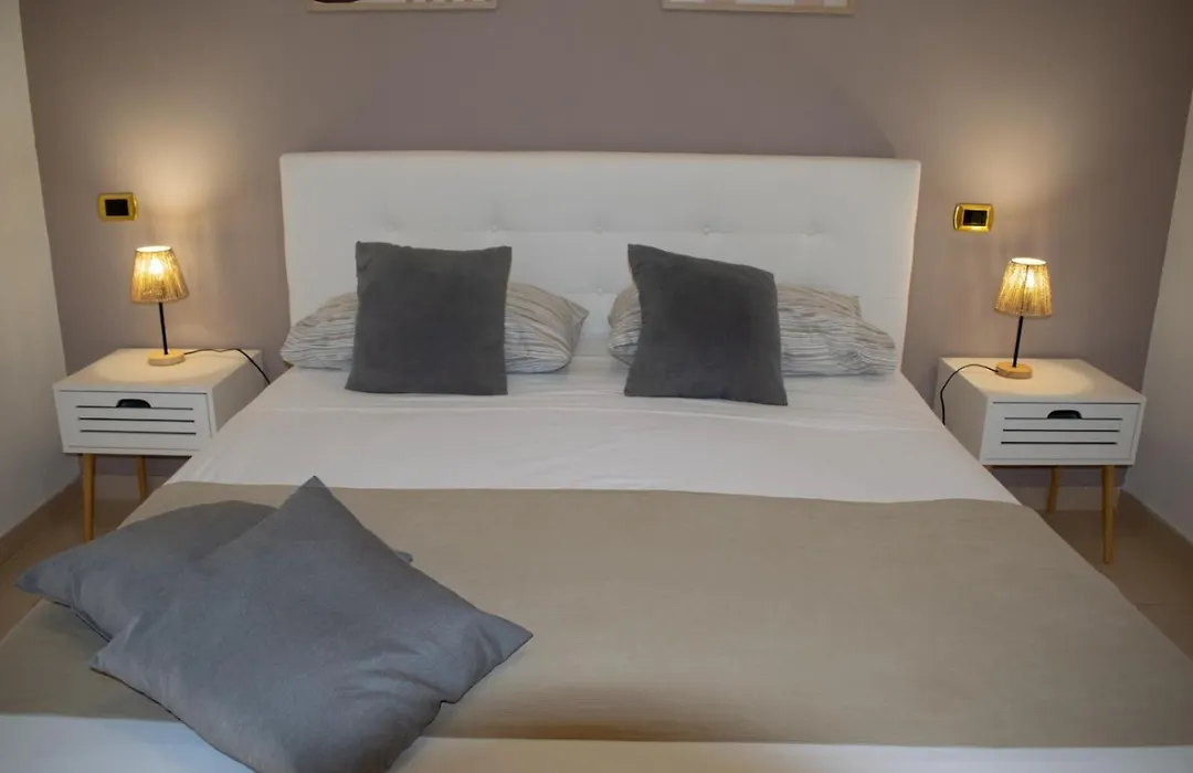 B&B Feni-1